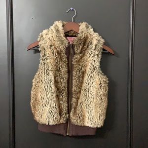 Used Copper Key Youth Girls Faux Fur Sleeveless Vest Size 10/12